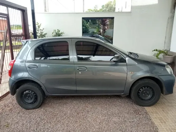 Toyota Etios X 1.3 Flex 16V 5P Mec. 2016