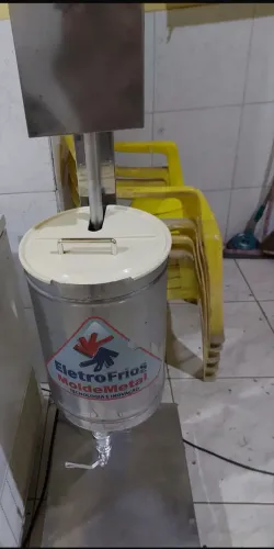 Batedor de calda 20 litros semi novo