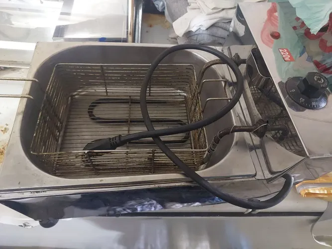 Vendo fritadeira e estufa