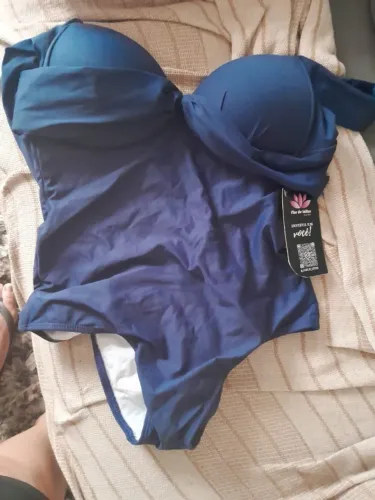 Maio azul novo na etiqueta