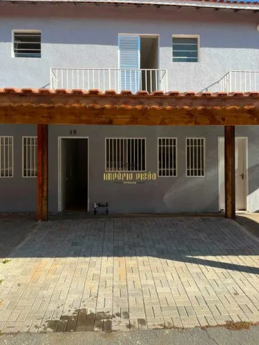 Casa para Alugar de 2 Dormitórios no Condomínio Village Altos de Poá na Vila Santa Helena