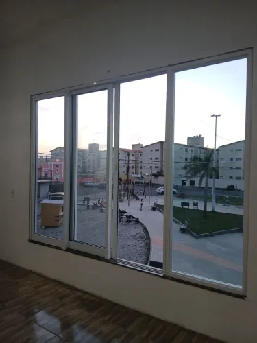 Disponível pra aluguel ( MORADIAOU PONTO COMERCIAL)SALÃO