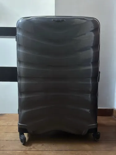 Excelente mala Samsonite Firelite Spinner tamanho grande, praticamente nova!