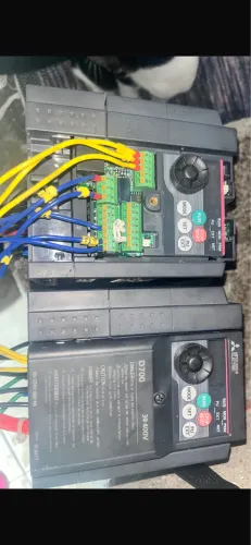 Par De Inversores De Frequência Mitsubishi FR-D740-080-NA - 5CV 380V (Usados)