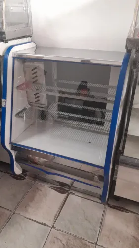 Balcão refrigerado com expositor 1,10 por 80