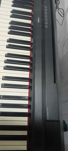 Piano digital P115 yamaha