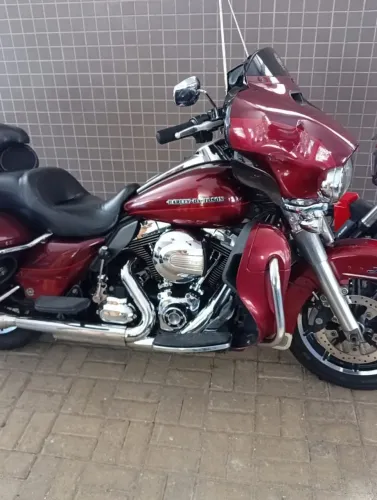 Harley-Davidson Electra Glide Ultra Limited (FLHTK) 2016 - Vermelha (Impecável)