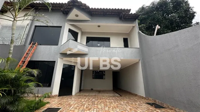 Sobrado com 3 quartos no Jardim Santo Antônio