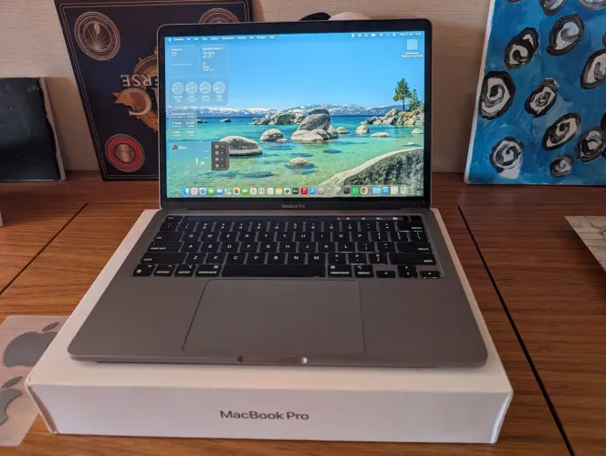 MacBook Pro M2 impecável com caixa Ribeirão Preto