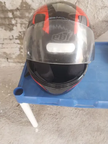 Capacete EBF  E31 tamanho 56 preto