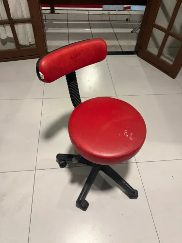 Cadeira de escritório/ mocho