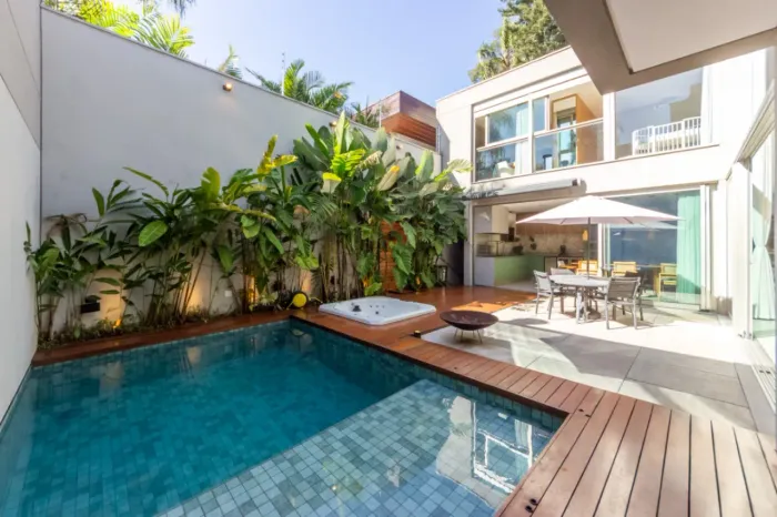 Casa de Luxo em Condomínio à Venda em São Paulo-SP, Alto da Boa Vista: 3 Quartos, 3 Suítes