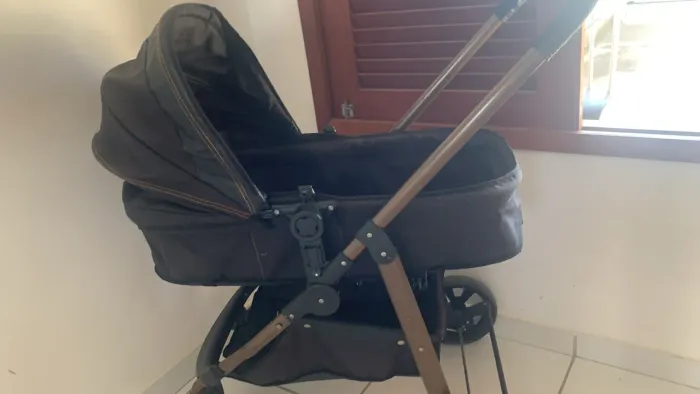 Vende-se carrinho para bebê 