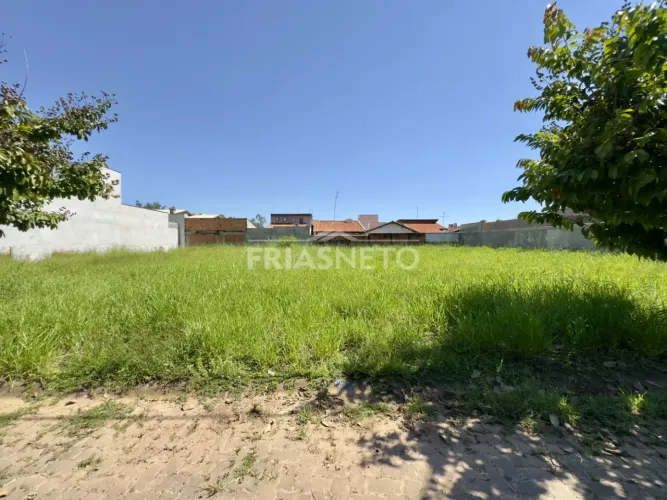 Venda de Terreno em Condomínio no Bairro Agua Branca