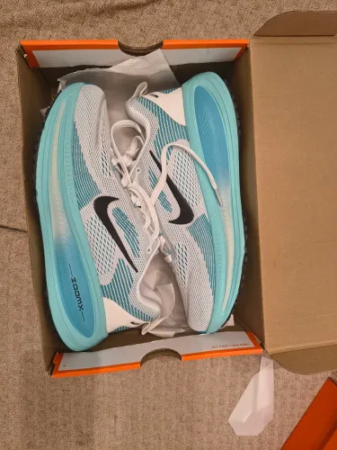 Nike Vomero 18 zoom x número 41