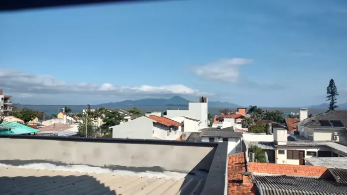 Sobrado para venda tem 246 metros quadrados com 4 quartos em Itaguaçu - Florianópolis - SC