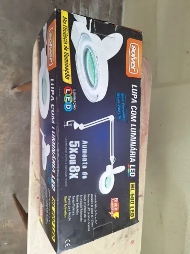 Lupa com luminária