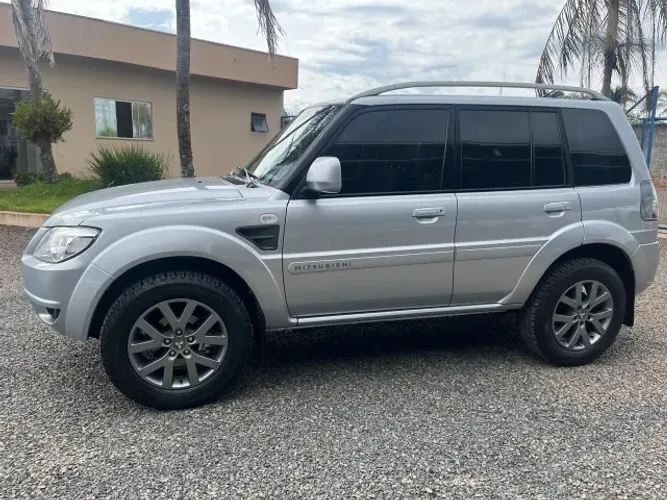Mitsubishi Pajero TR4 2.0 Flex 16V 4X2 Aut. 2015