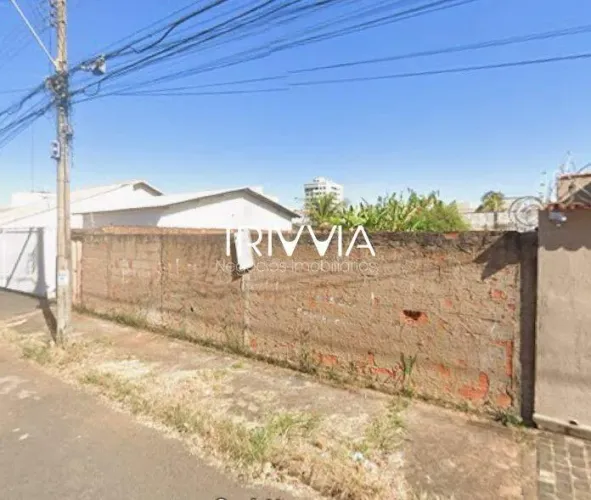 Lote á Venda no Santa Mônica