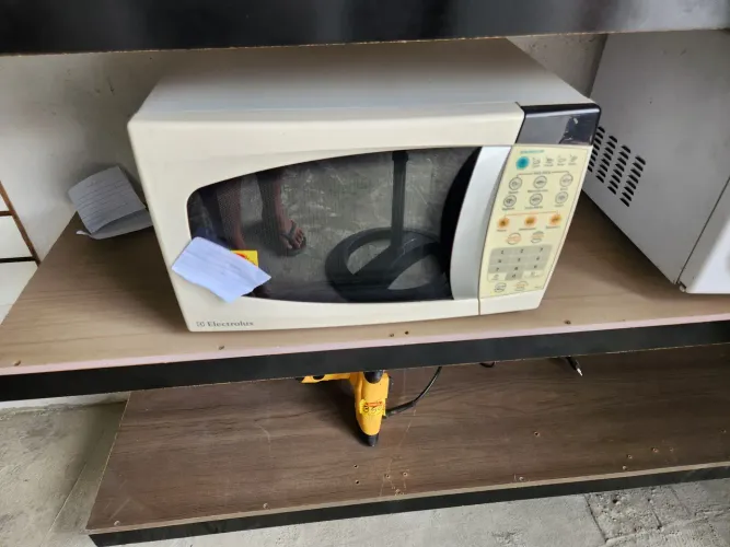 Microondas Eletrolux muito bom 100%