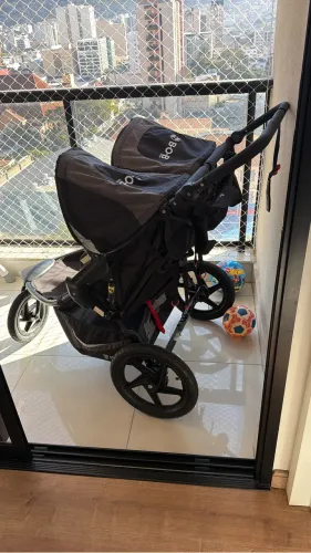 Carrinho duplo para gêmeos 