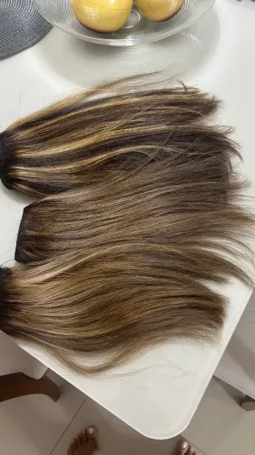 Cabelo morena iluminada 