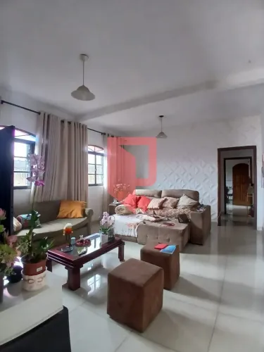 Casa Ampla Exclusiva à Venda no Bairro Ermelinda - Belo Horizonte - MG, 560m², com 3 Quart