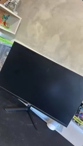 Monitor gamer AOC 24? 180hz 1ms IPS