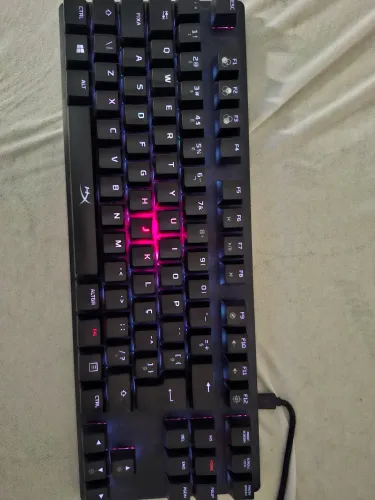 Teclado Gamer HyperX Alloy FPS Pro Mecânico Cherry MX Blue, com Retroiluminação Vermelha