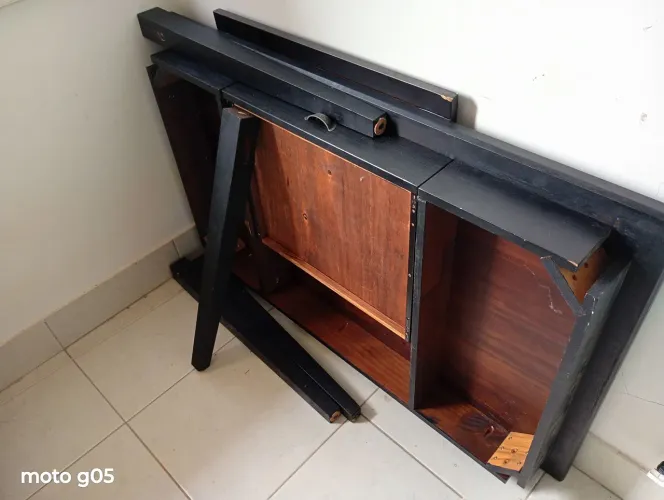 Mesa "mmm" antiga pés removíveis, com gaveta, 1,20x75cm.