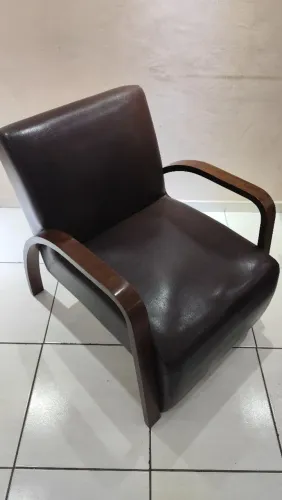 Poltrona couro sintético
