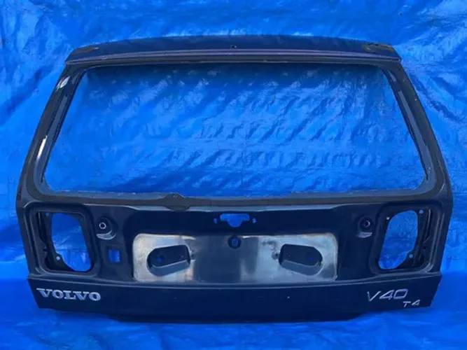 Tampa Traseira Volvo V40 1996 1997 1998 1999 2000 Preto