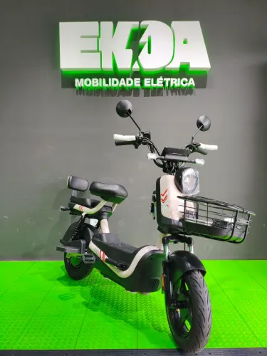 Scooter Elétrica J10 800W | Até 45km de Autonomia | R$5.990