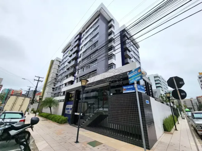 Apartamento com 4 Quartos e Varanda à venda na Ponta Verde no Edf Anthony Leahy
