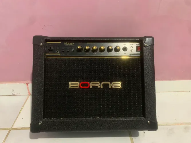 Amplificador de Guitarra Borne Vorax Studio 630