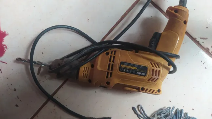 Furadeira e parafusadeira Vonder