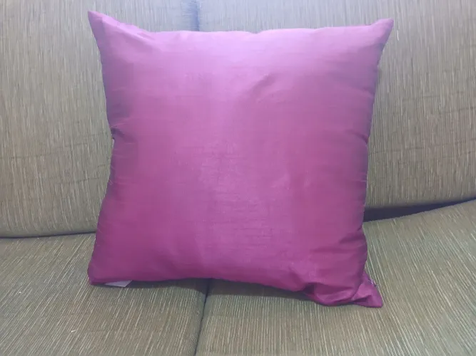 Almofada Tafetá Vinho 45×45