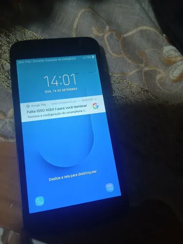 Celular J2
