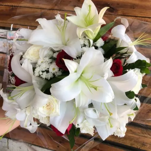 buquê de Lírios em Maceió - Entrega Hoje