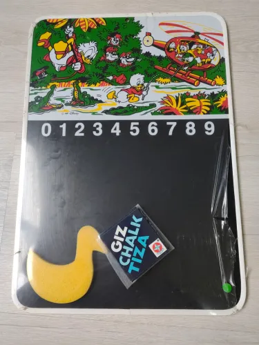 Quadro Negro da estrela lacrado de 1987 com giz e apagador