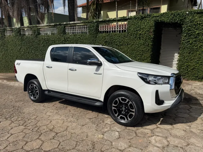 Toyota Hilux CD SRV 4X4 2.8 TDI Diesel Aut. 2021