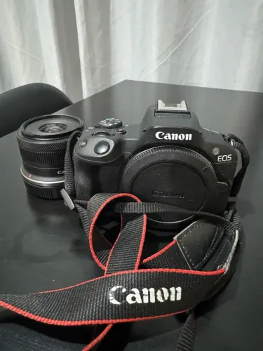 Canon R50