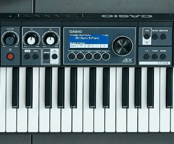Teclado Casiotone CT-S500, com Capa e Pedal
