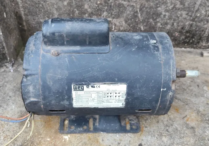 Motor elétrico monofásico da marca WAG