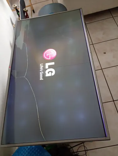 Smat tv 42lb6500 -sf LG tela trincada funcionando