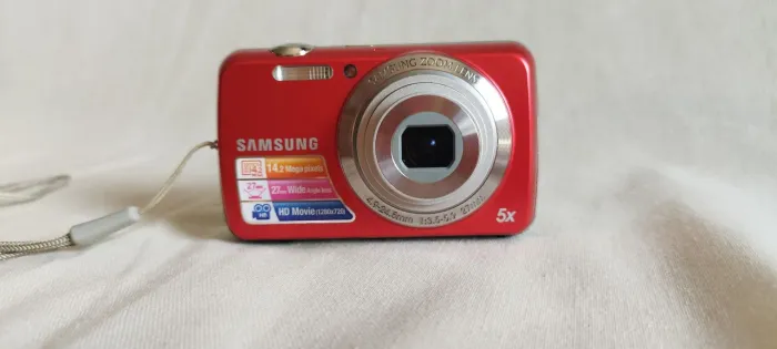 Câmera Digital Samsung PL20 Vermelha 14.2MP Zoom Óptico 5x HD