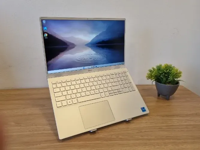 Notebook Dell Inspiron 15 - 5502 Core i5 | 11ª Ger | 256GB SSD | 16GB DDR4 | 15.6"