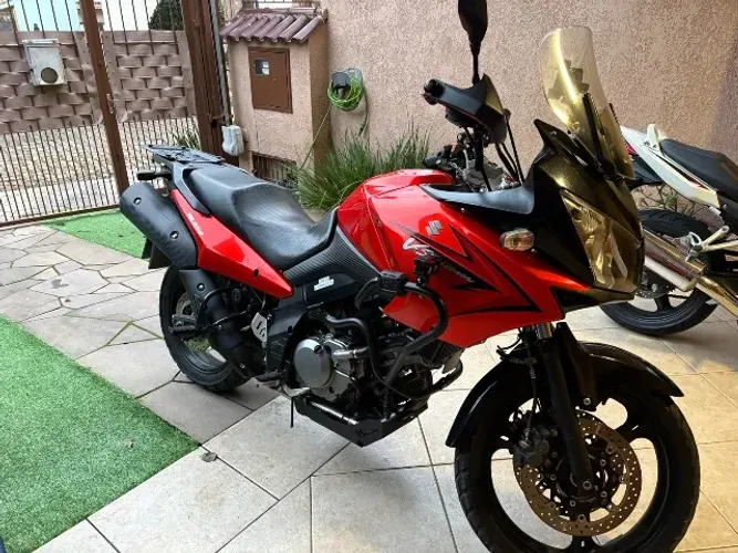 Venda V Strom impecável