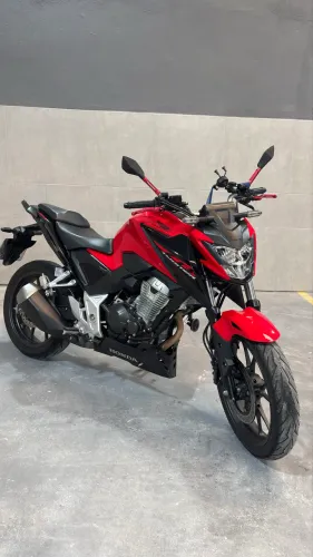 CB Twister 2024 em estado de zero apenas 6.500km