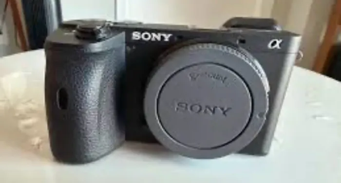 Câmera Sony A6600 + lente Sigma 30mm 1.6f